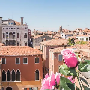 https://venice-luxury-palace.hotelslidodijesolo.com
