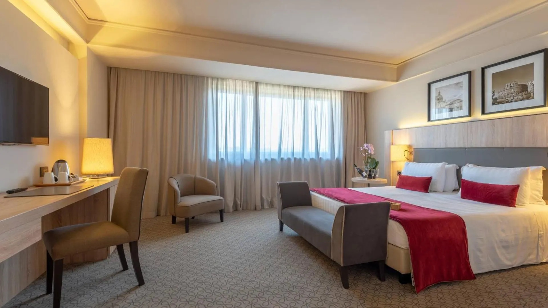 A.Roma Lifestyle Hotel