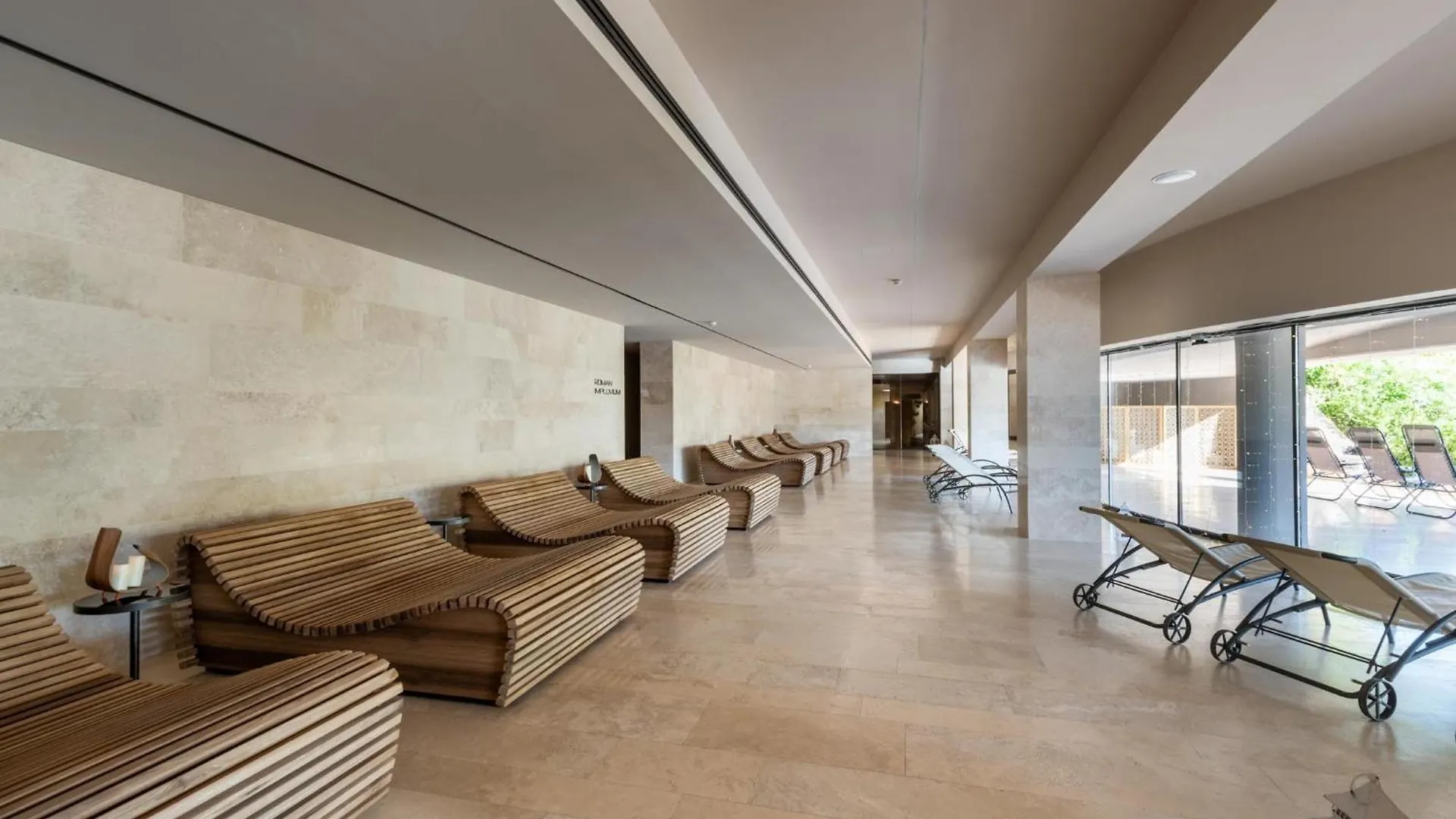 A.Roma Lifestyle Hotel