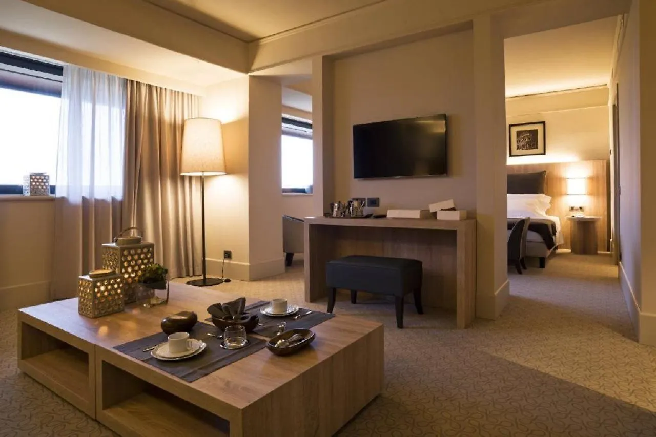 A.Roma Lifestyle Hotel